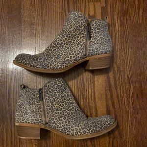 Lucky Brand size 7.5 leopard booties